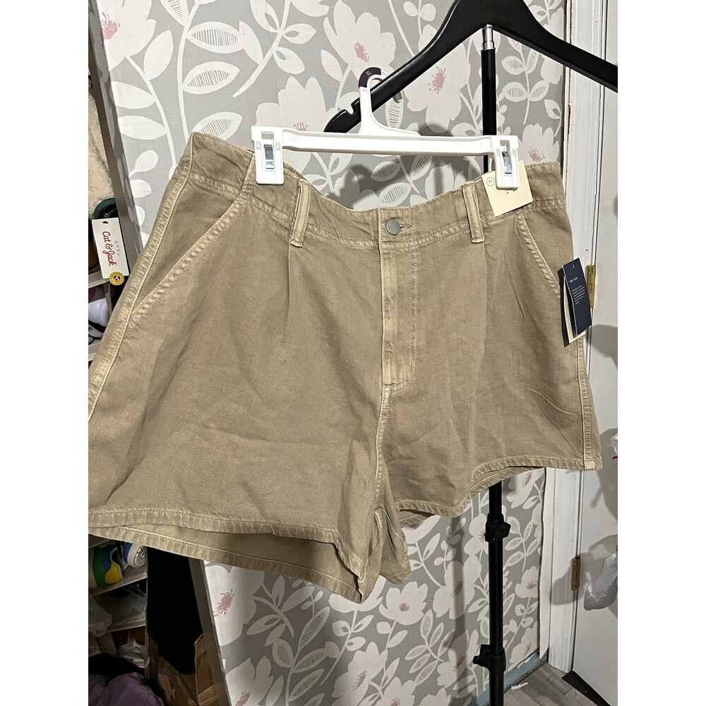 Women's Beige khaki High Rise Pleated Shorts Pockets Size 17